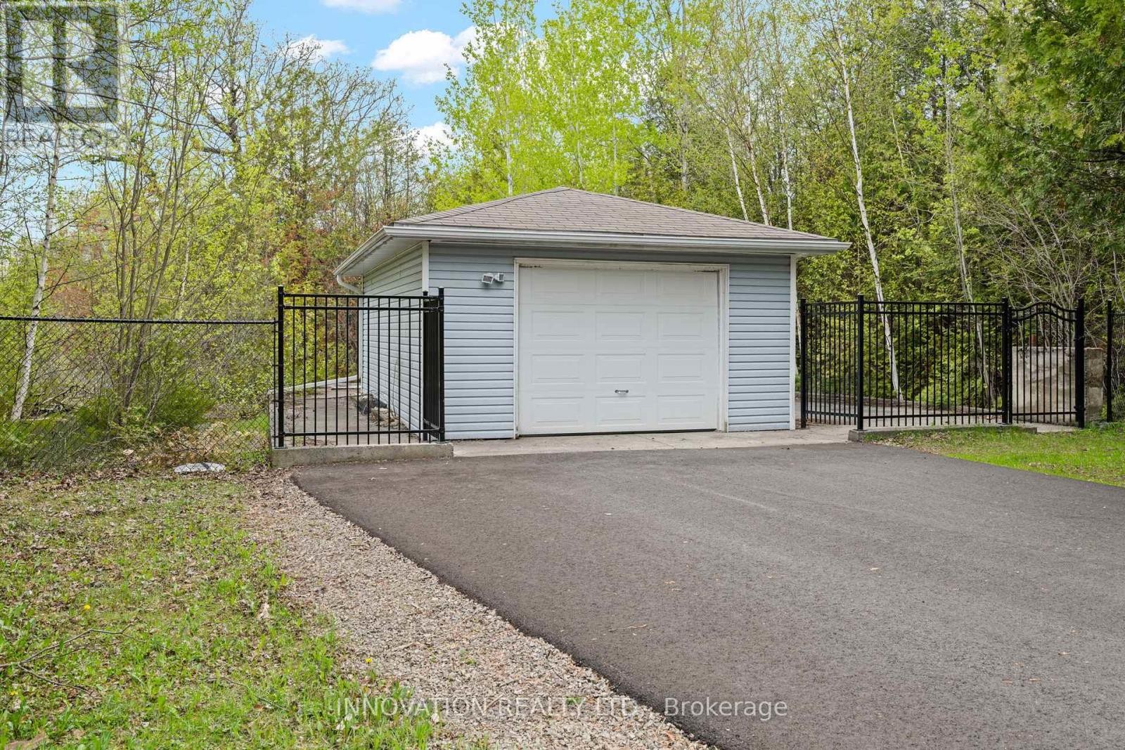 












208 DAVIS ROAD

,
North Grenville,




Ontario
K0G1N0

