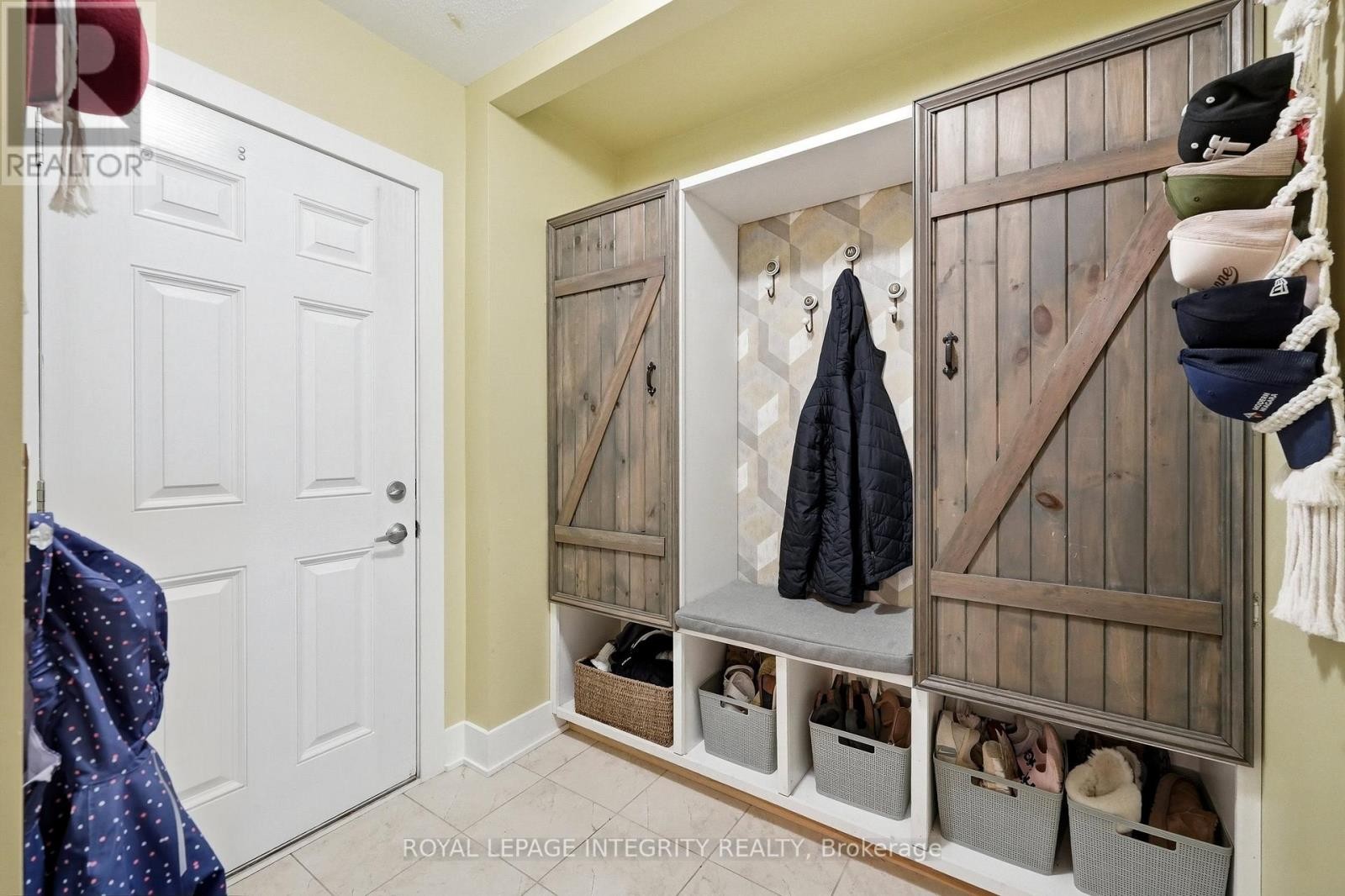 












525 YELLOW BIRCH STREET

,
Ottawa,




Ontario
K1W0J3

