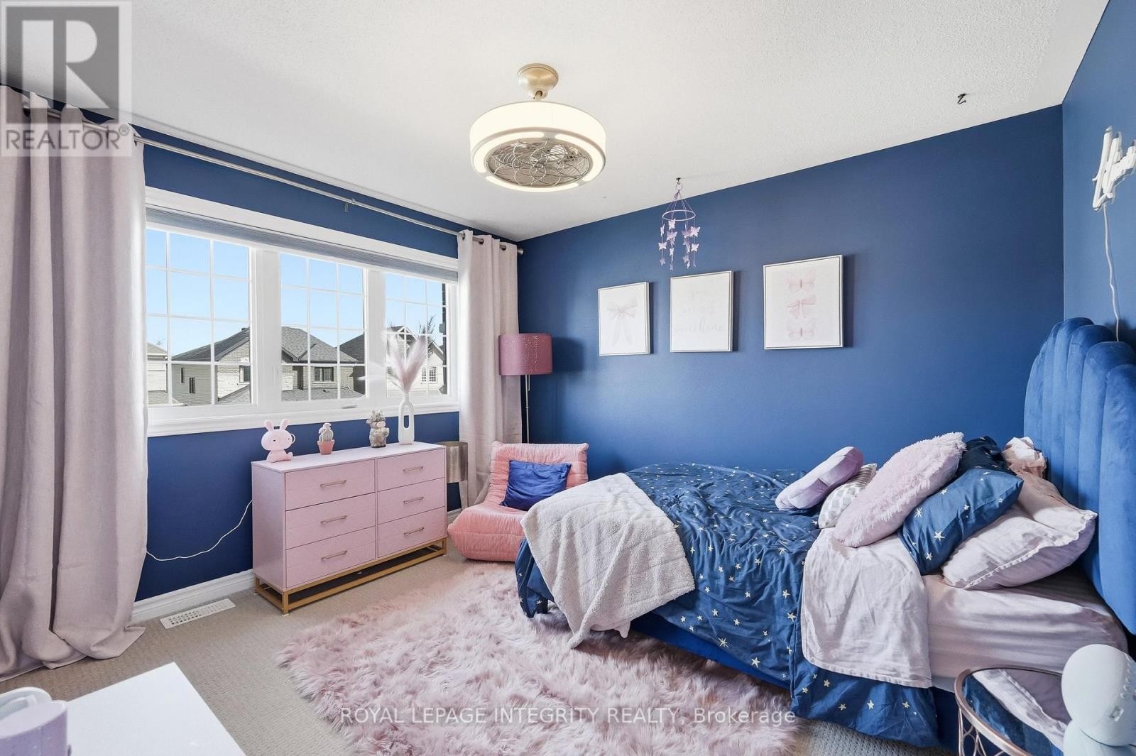 












525 YELLOW BIRCH STREET

,
Ottawa,




Ontario
K1W0J3

