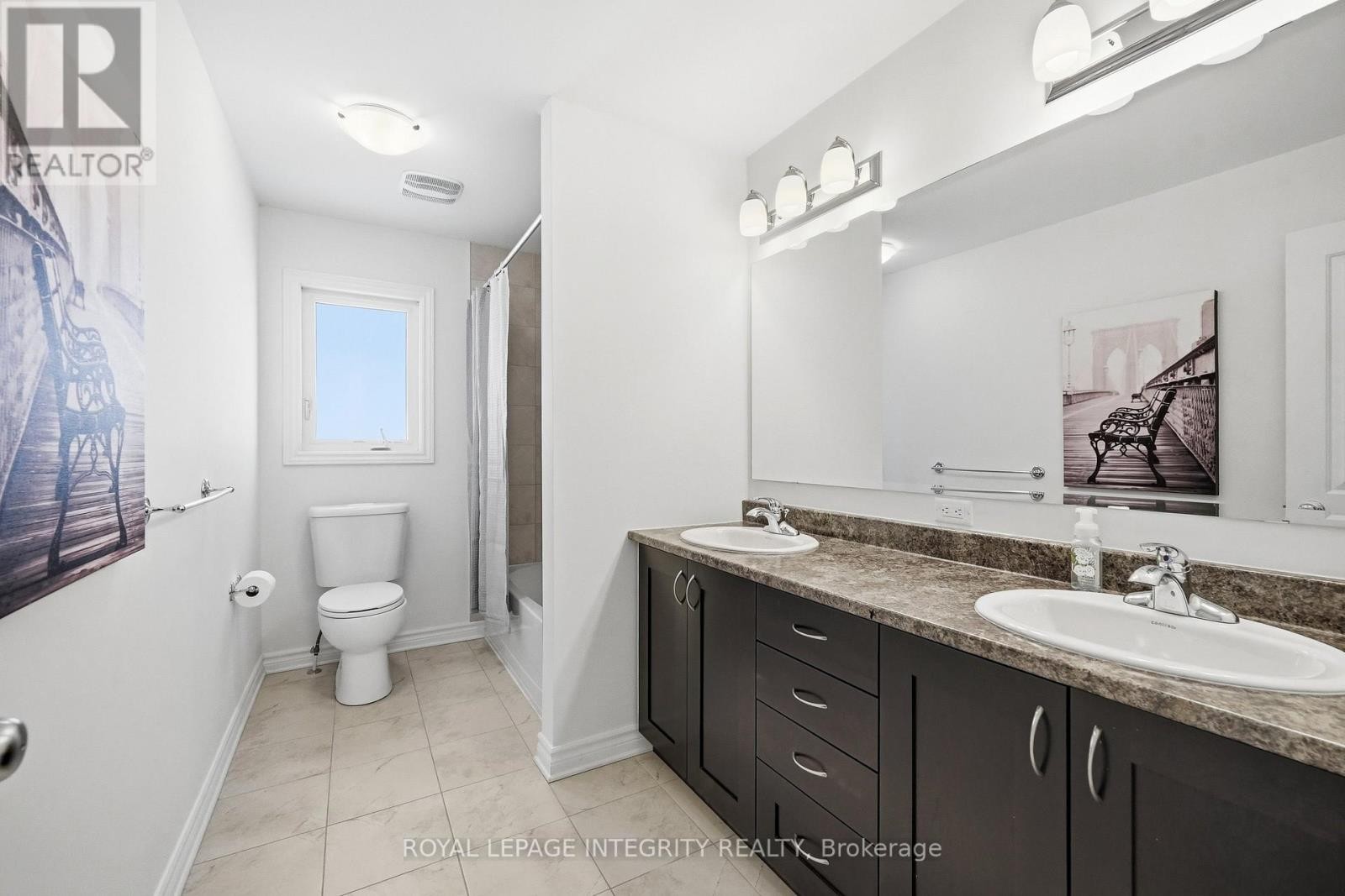 












525 YELLOW BIRCH STREET

,
Ottawa,




Ontario
K1W0J3

