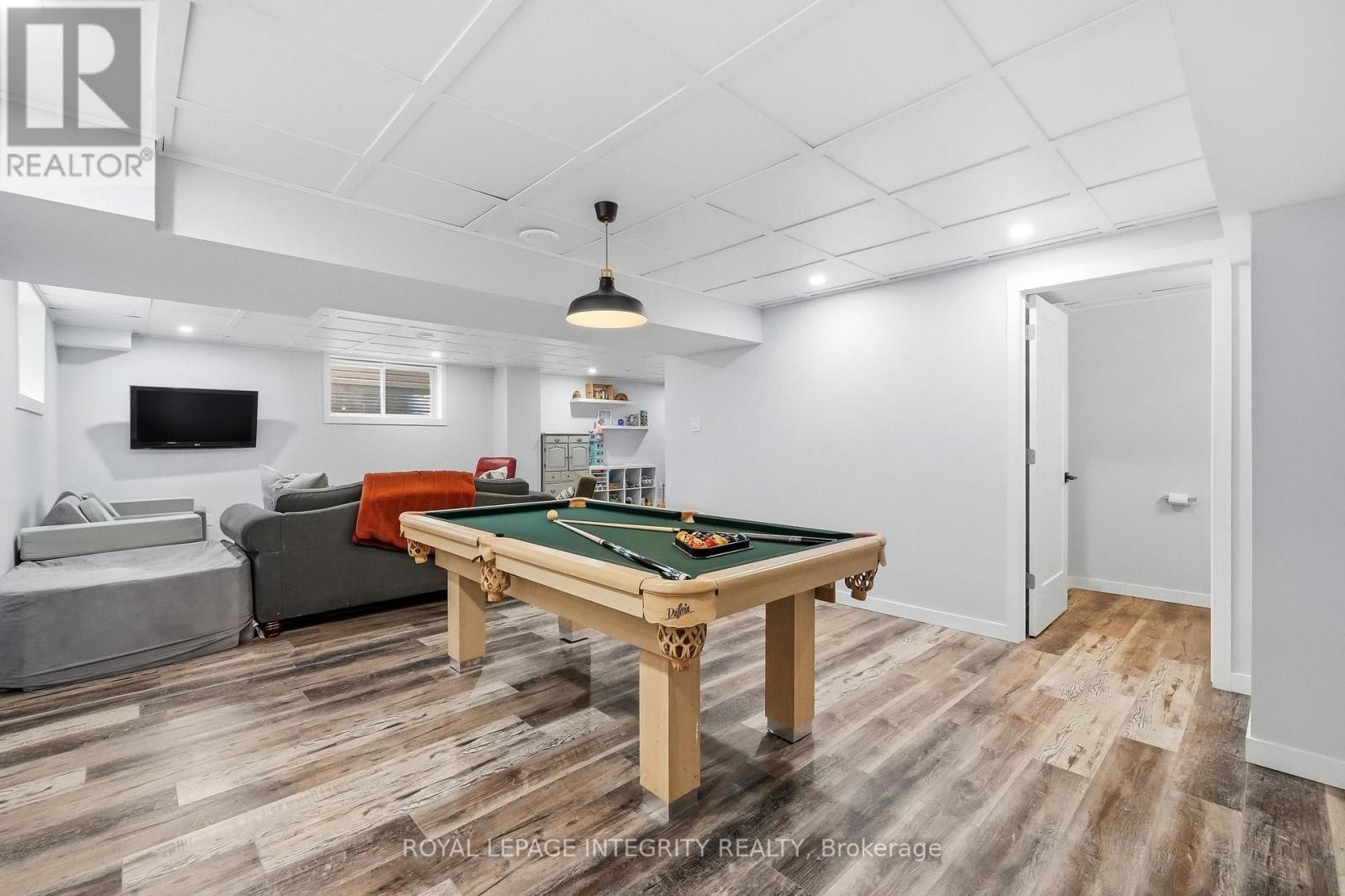 












525 YELLOW BIRCH STREET

,
Ottawa,




Ontario
K1W0J3

