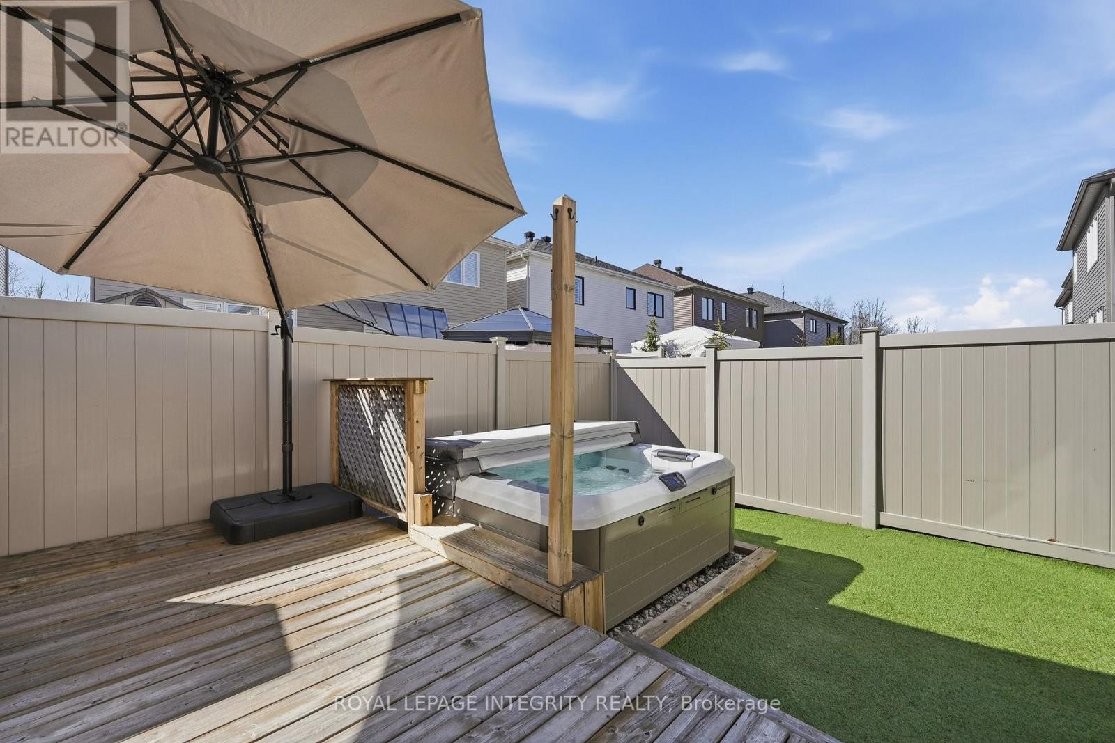 












525 YELLOW BIRCH STREET

,
Ottawa,




Ontario
K1W0J3

