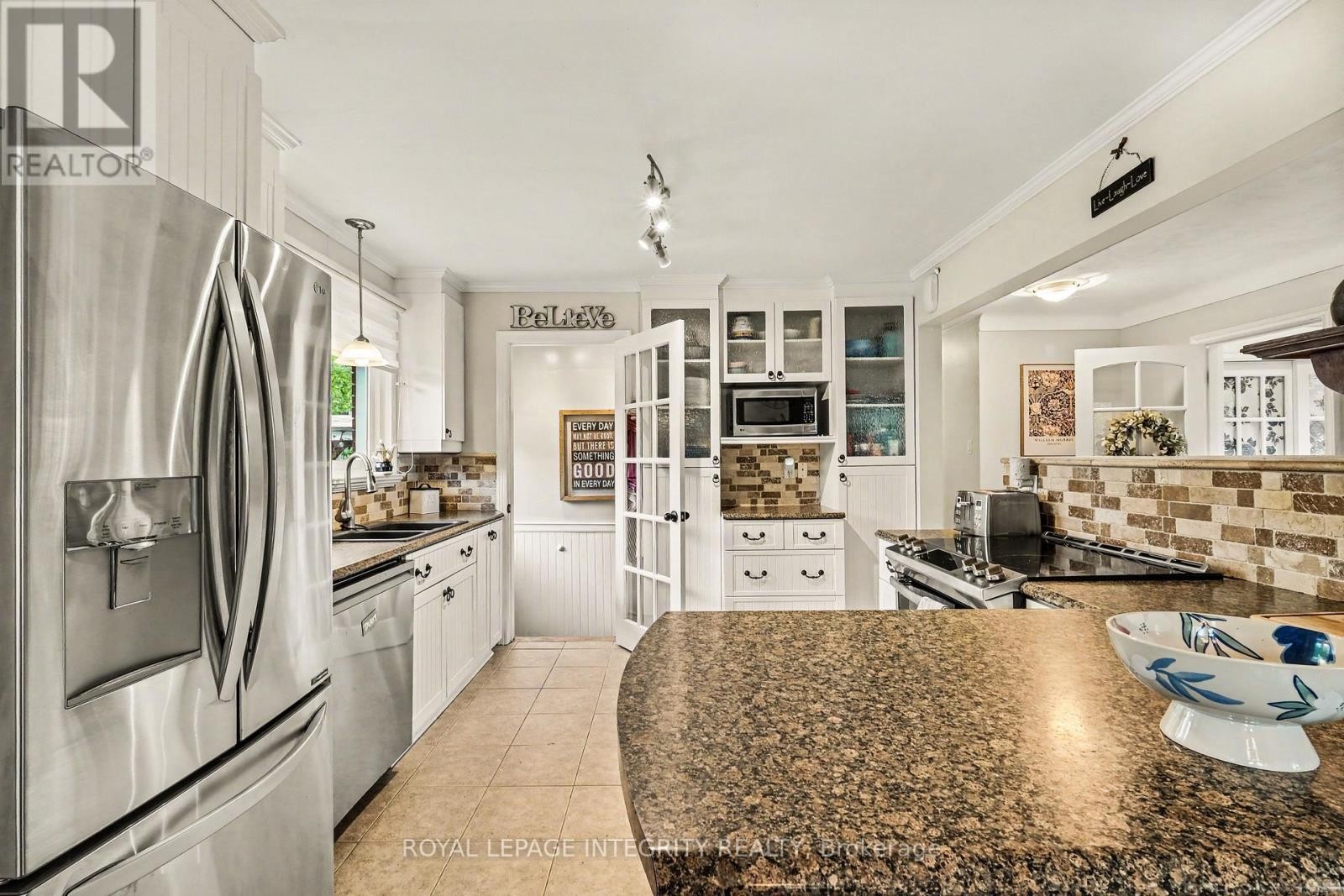 












1456 LEPAGE AVENUE

,
Ottawa,




Ontario
K1Z8C9

