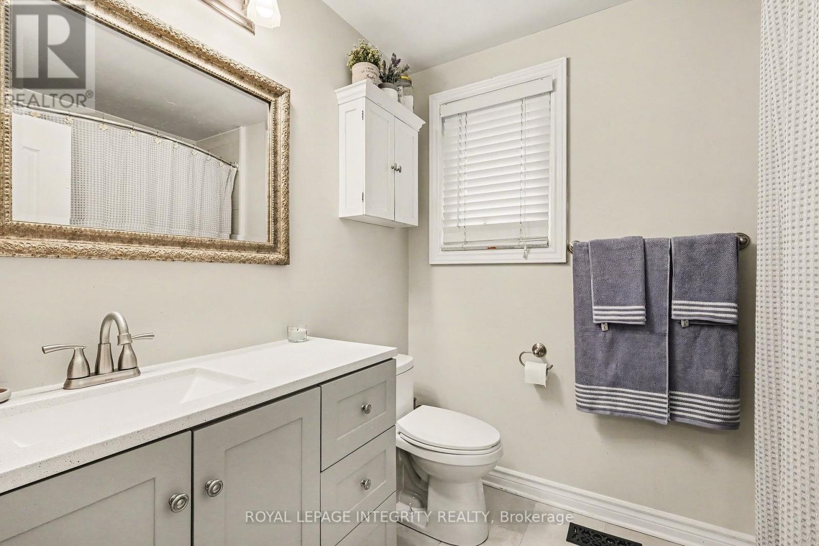 












1456 LEPAGE AVENUE

,
Ottawa,




Ontario
K1Z8C9

