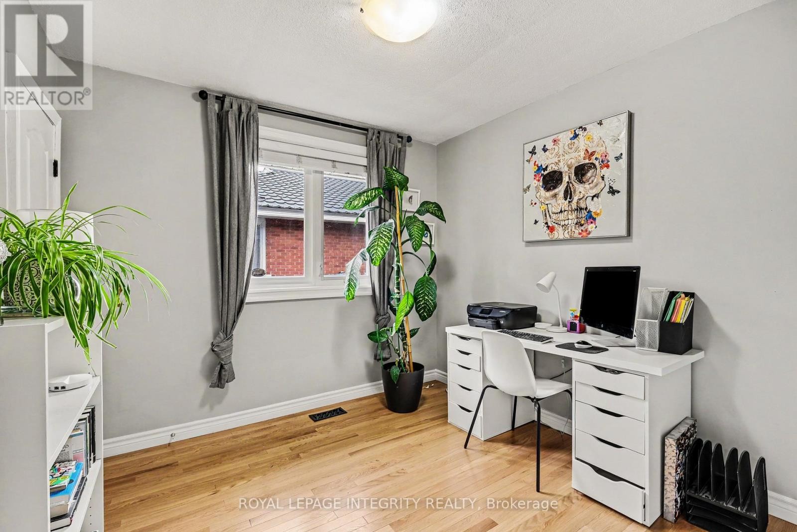 












1456 LEPAGE AVENUE

,
Ottawa,




Ontario
K1Z8C9

