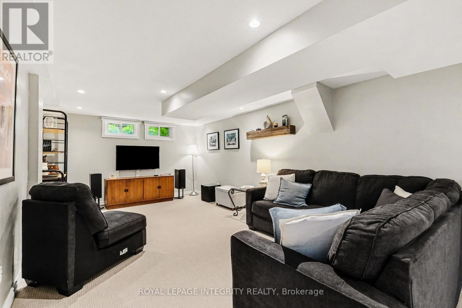 












1456 LEPAGE AVENUE

,
Ottawa,




Ontario
K1Z8C9

