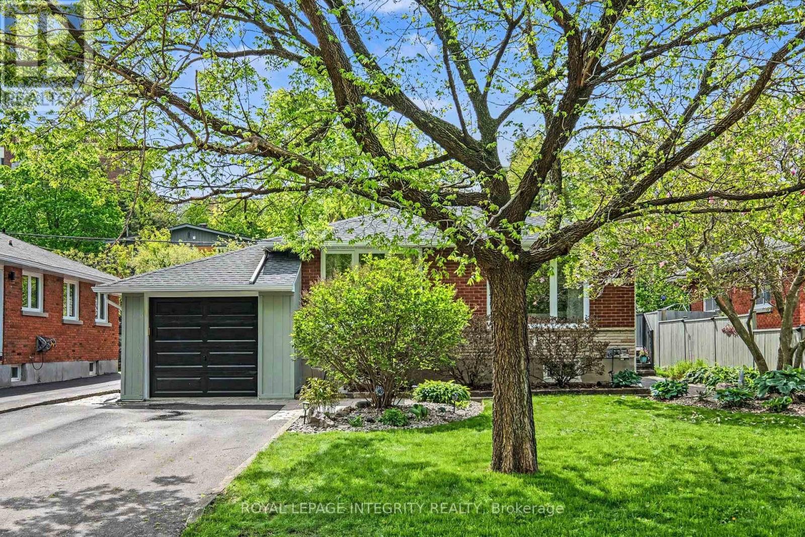 












1456 LEPAGE AVENUE

,
Ottawa,




Ontario
K1Z8C9

