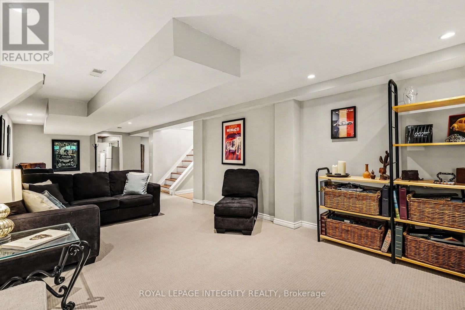 












1456 LEPAGE AVENUE

,
Ottawa,




Ontario
K1Z8C9

