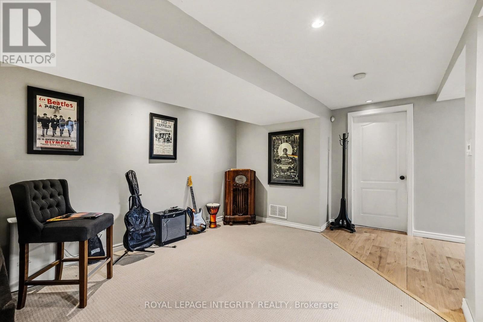 












1456 LEPAGE AVENUE

,
Ottawa,




Ontario
K1Z8C9

