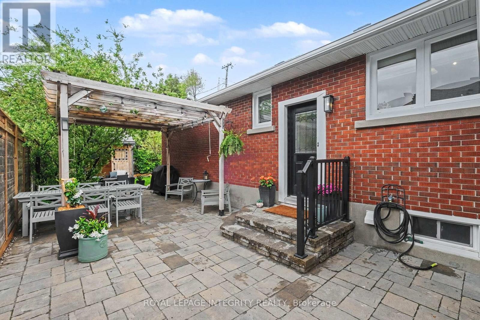 












1456 LEPAGE AVENUE

,
Ottawa,




Ontario
K1Z8C9

