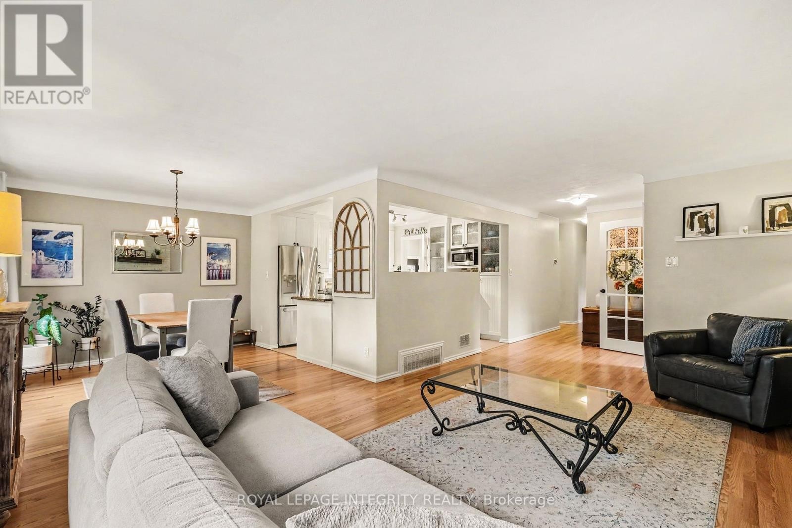 












1456 LEPAGE AVENUE

,
Ottawa,




Ontario
K1Z8C9

