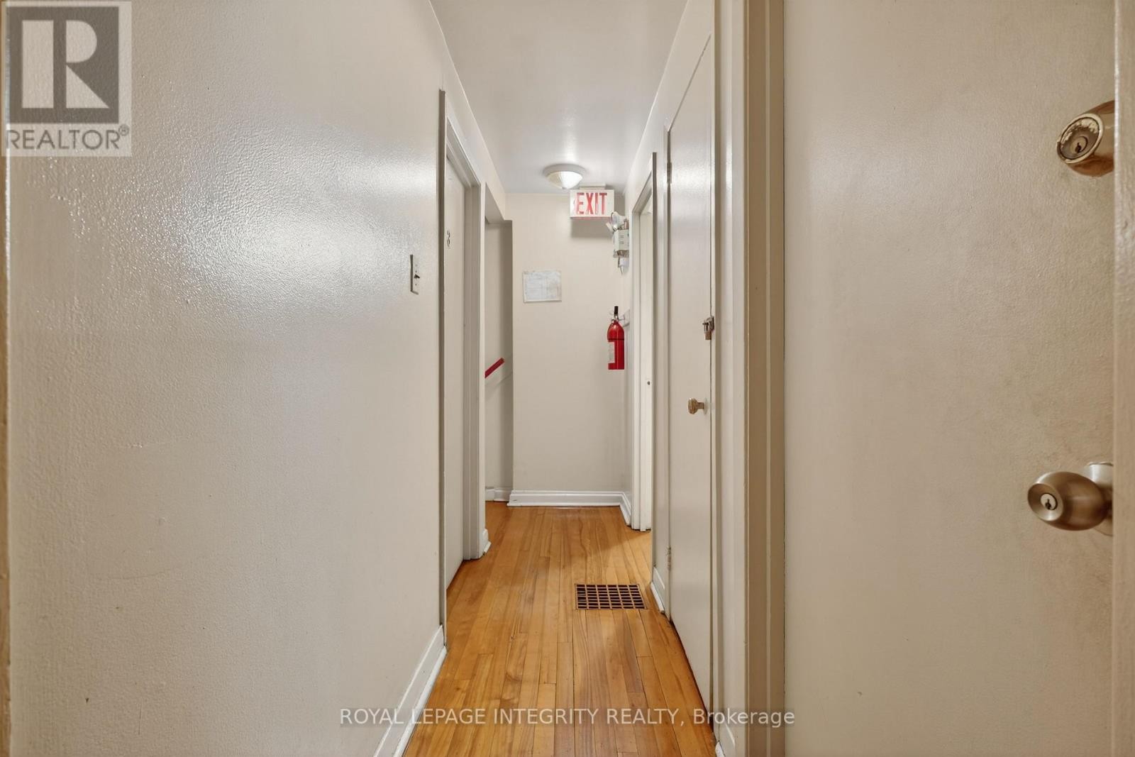 












322-324 QUEEN MARY STREET

,
Ottawa,




Ontario
K1K1W9

