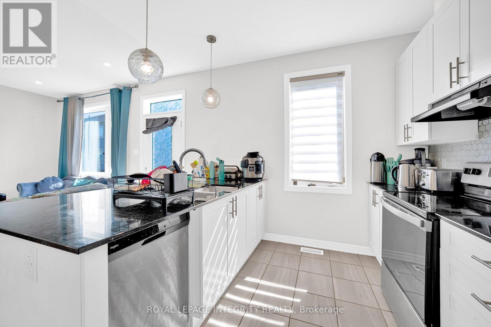 












16 FOCALITY CRESCENT

,
Ottawa,




Ontario
K1M0N3

