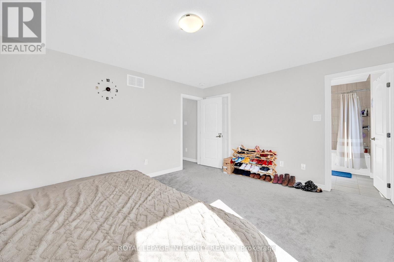 












16 FOCALITY CRESCENT

,
Ottawa,




Ontario
K1M0N3


