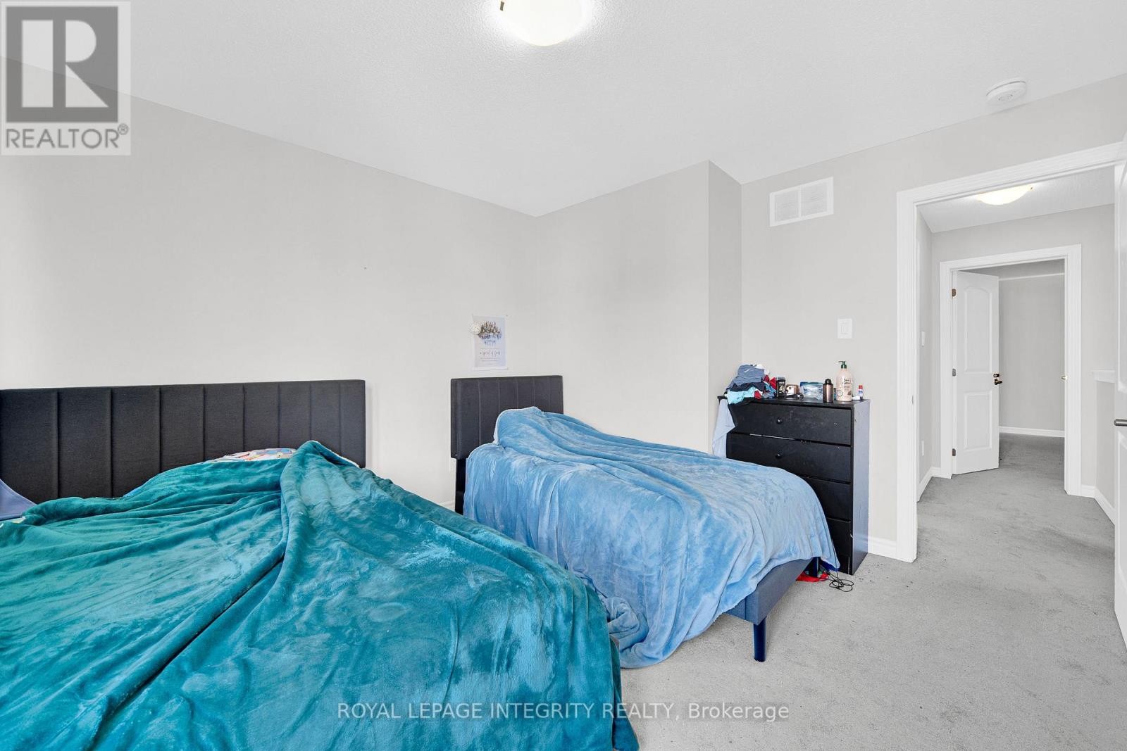 












16 FOCALITY CRESCENT

,
Ottawa,




Ontario
K1M0N3

