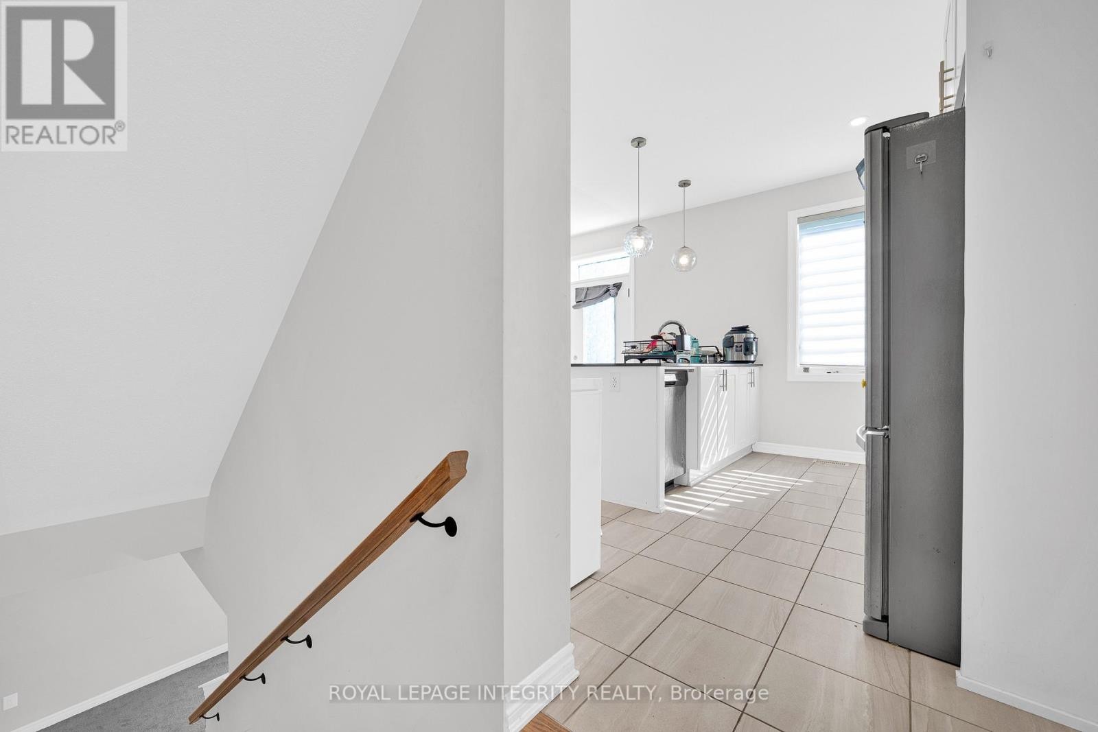 












16 FOCALITY CRESCENT

,
Ottawa,




Ontario
K1M0N3

