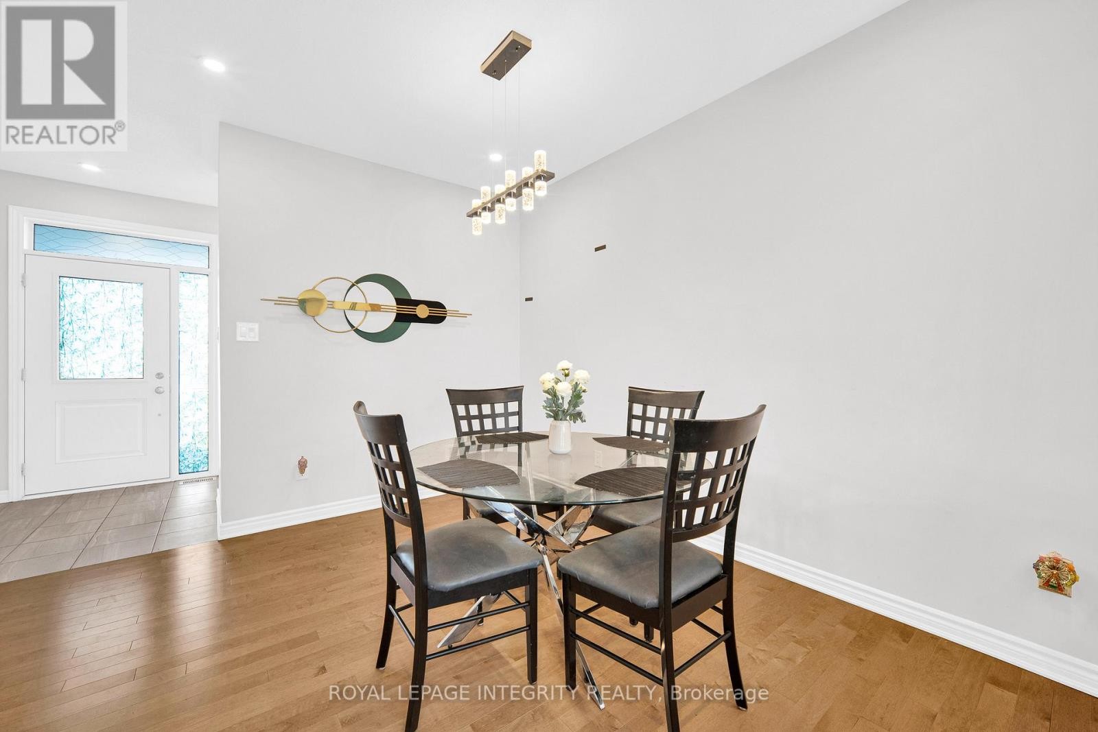 












16 FOCALITY CRESCENT

,
Ottawa,




Ontario
K1M0N3

