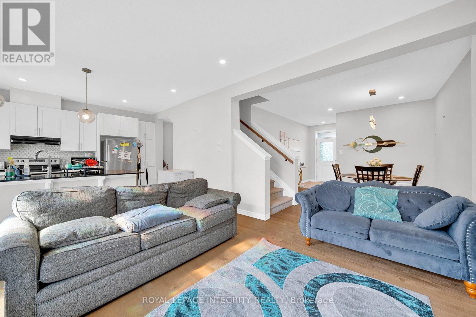 












16 FOCALITY CRESCENT

,
Ottawa,




Ontario
K1M0N3

