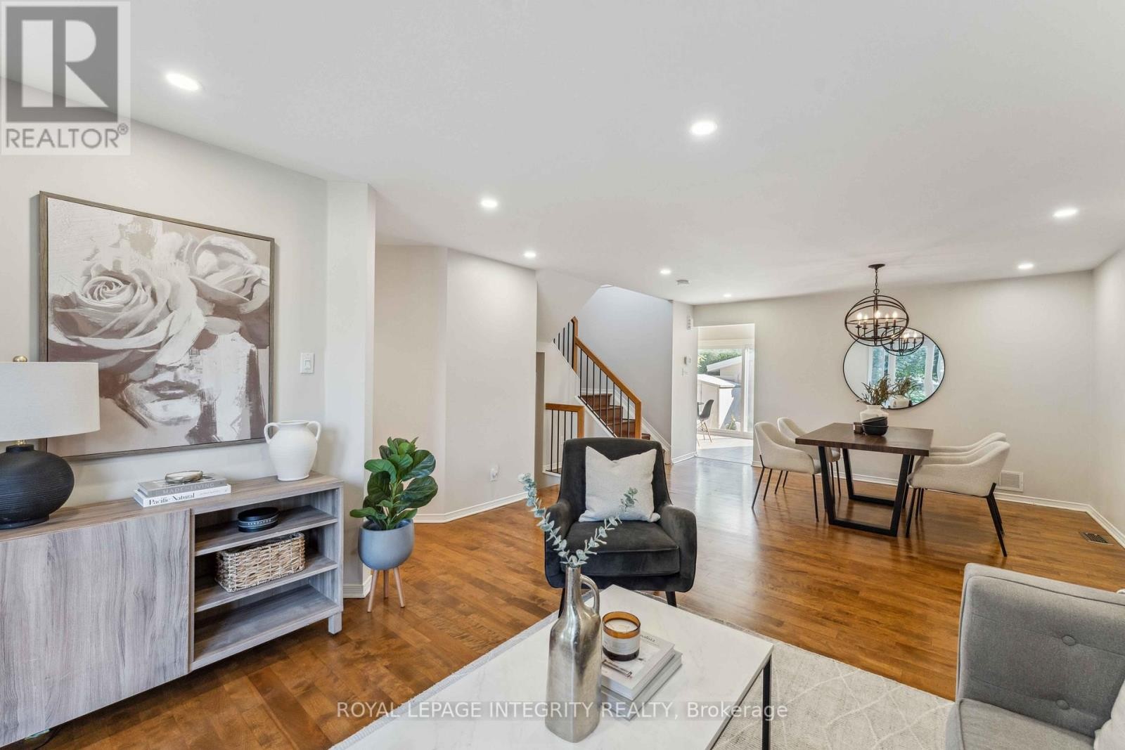 












7 WINDHURST DRIVE

,
Ottawa,




Ontario
K2G6G6


