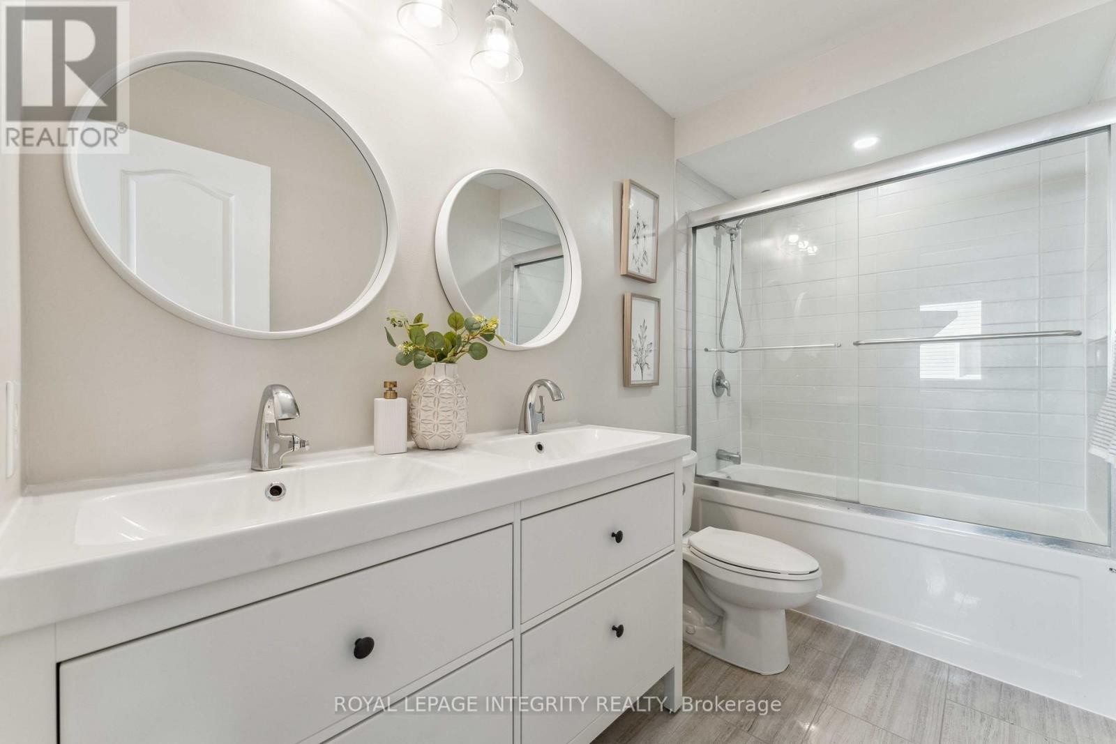 












7 WINDHURST DRIVE

,
Ottawa,




Ontario
K2G6G6

