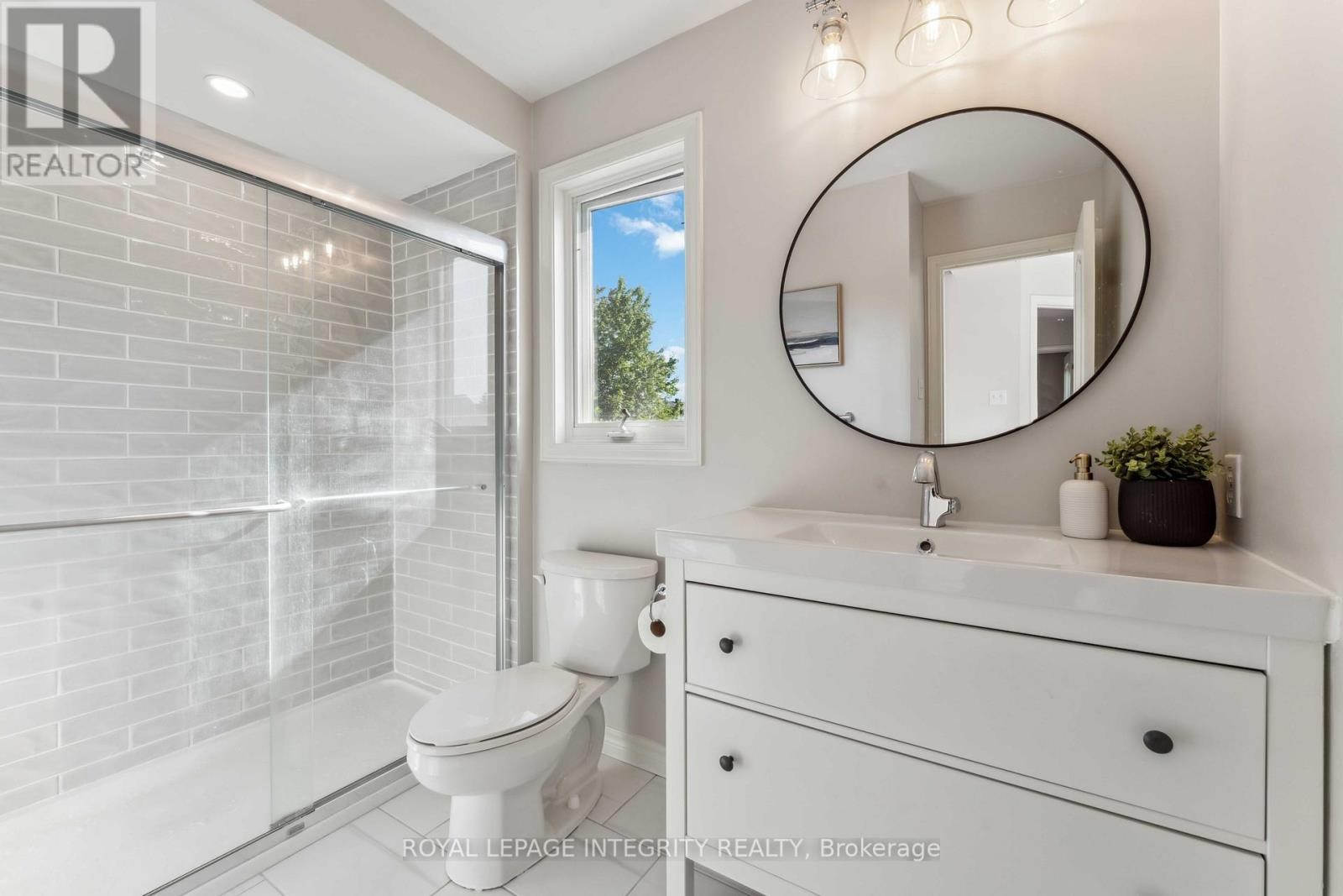 












7 WINDHURST DRIVE

,
Ottawa,




Ontario
K2G6G6

