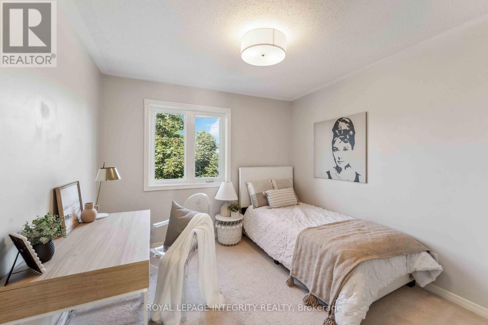 












7 WINDHURST DRIVE

,
Ottawa,




Ontario
K2G6G6

