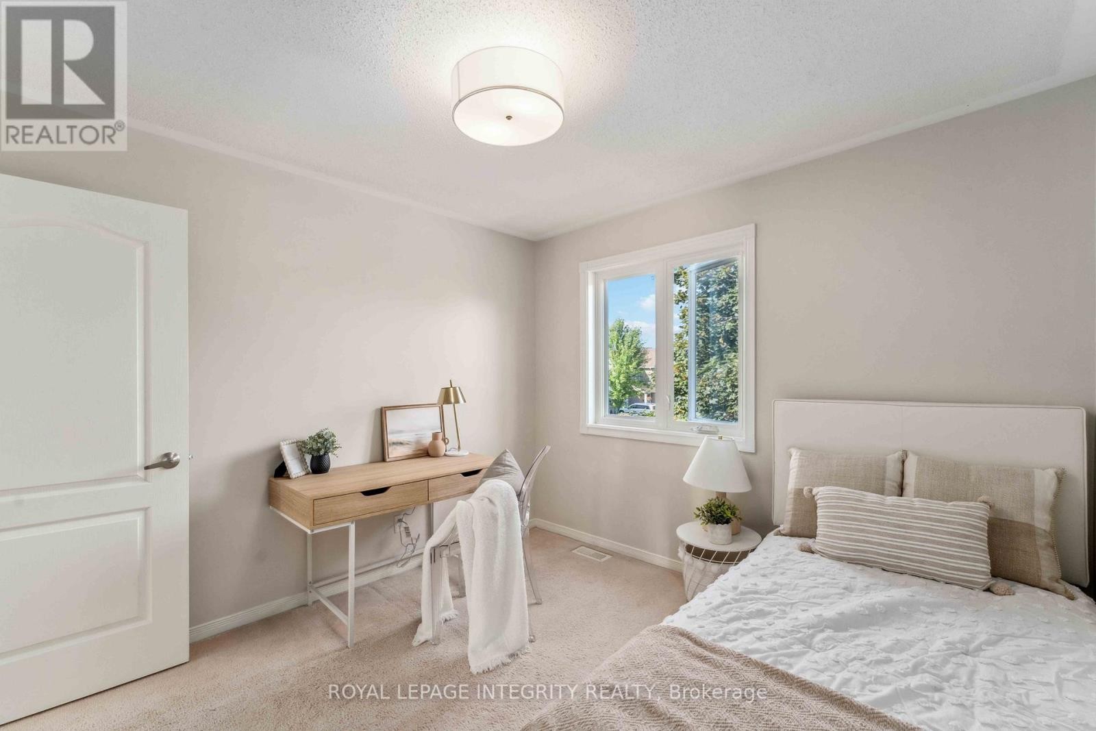 












7 WINDHURST DRIVE

,
Ottawa,




Ontario
K2G6G6

