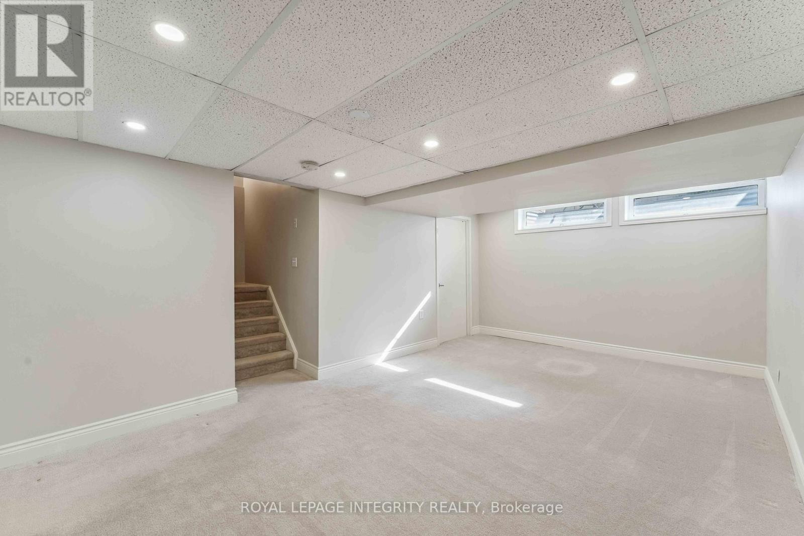 












7 WINDHURST DRIVE

,
Ottawa,




Ontario
K2G6G6

