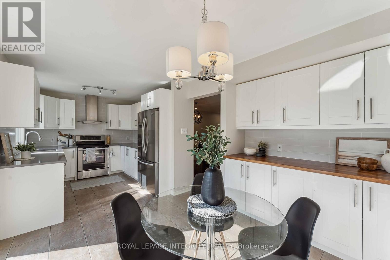 












7 WINDHURST DRIVE

,
Ottawa,




Ontario
K2G6G6


