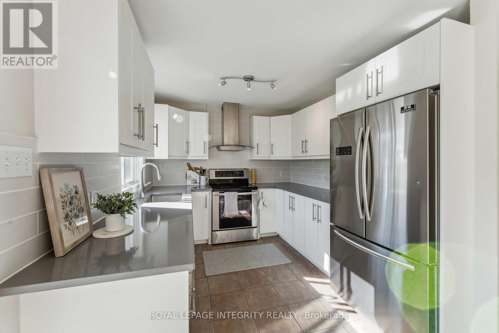












7 WINDHURST DRIVE

,
Ottawa,




Ontario
K2G6G6

