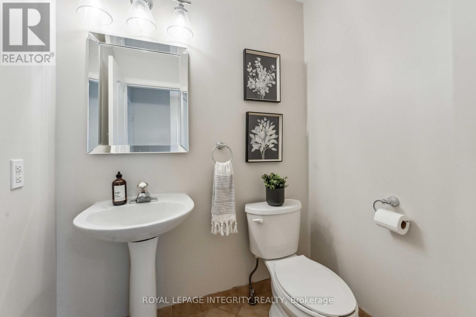 












7 WINDHURST DRIVE

,
Ottawa,




Ontario
K2G6G6

