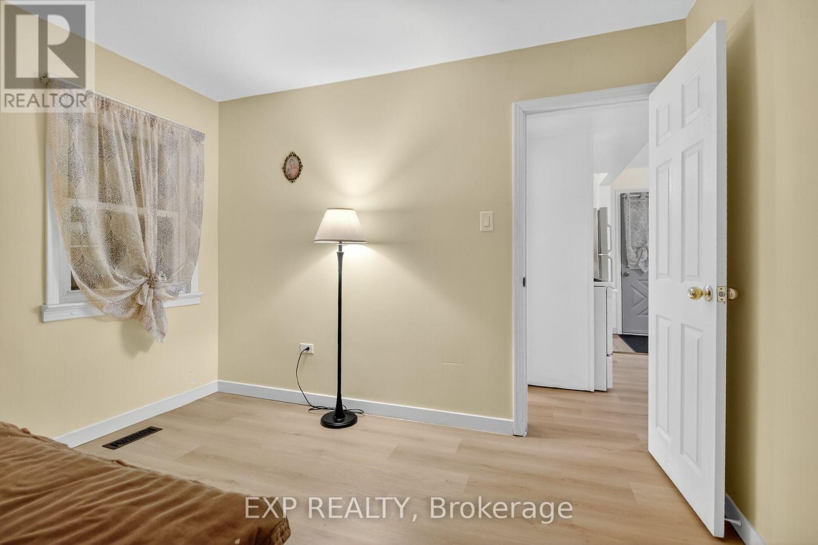 












41 HWY 5 W STREET

,
South Dundas,




Ontario
K0C1X0

