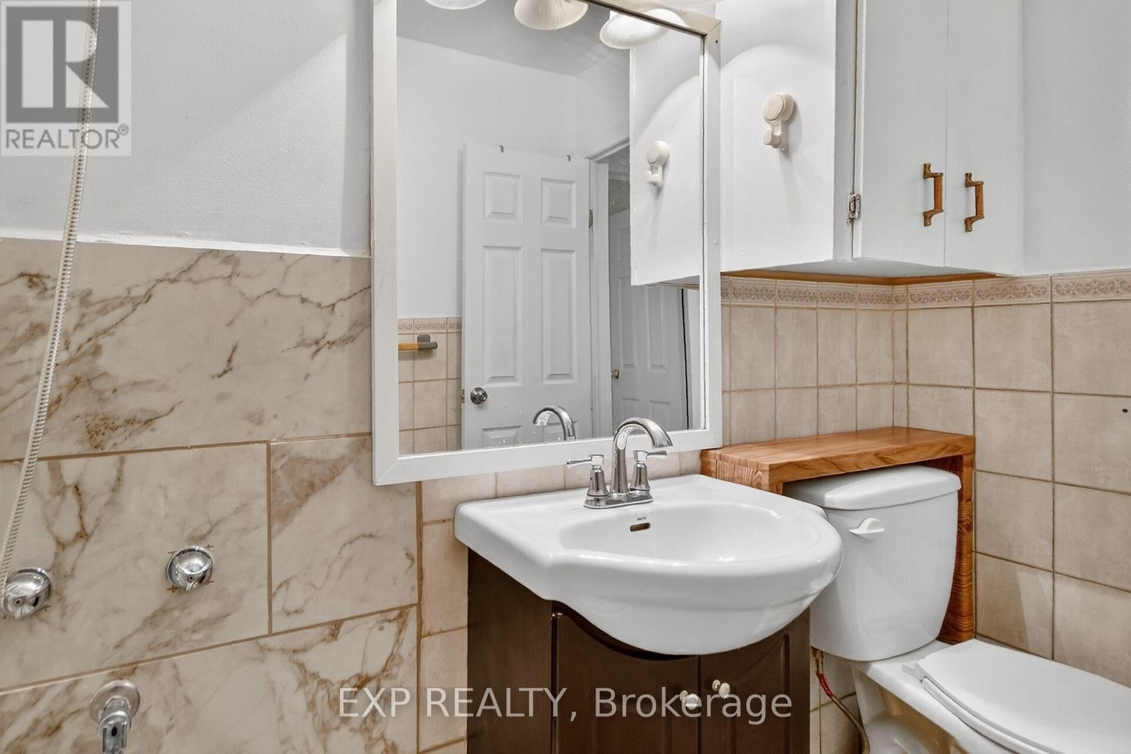 












41 HWY 5 W STREET

,
South Dundas,




Ontario
K0C1X0

