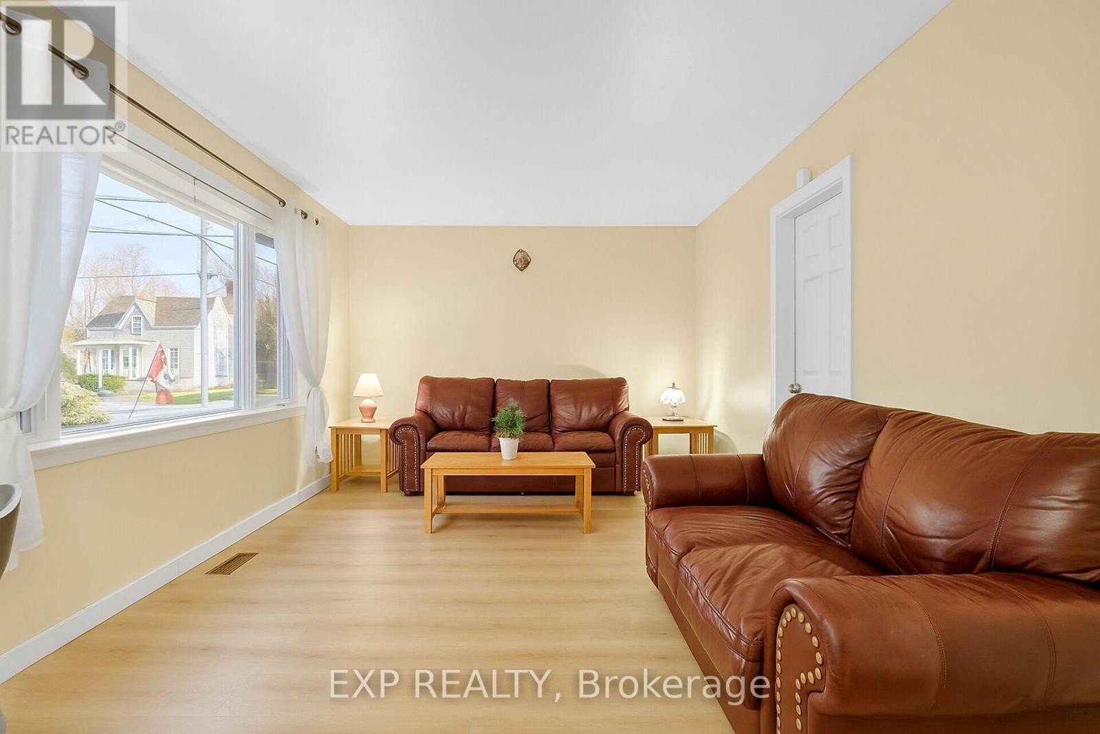 












41 HWY 5 W STREET

,
South Dundas,




Ontario
K0C1X0

