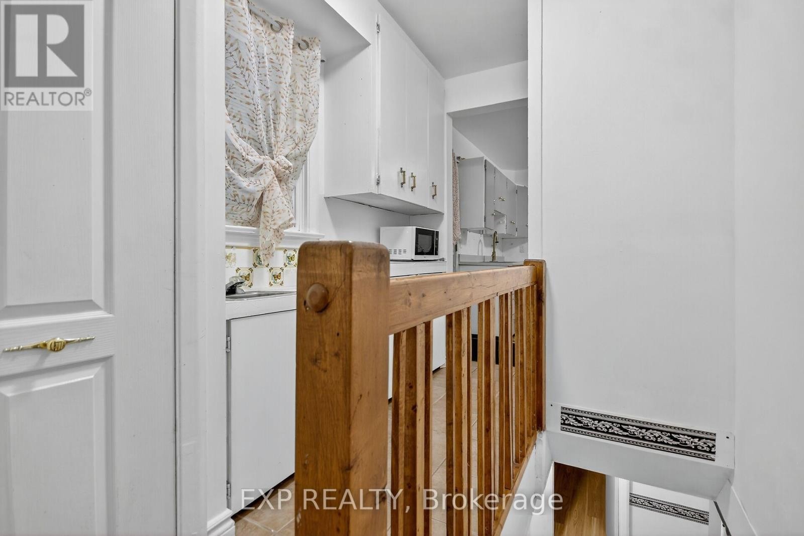 












41 HWY 5 W STREET

,
South Dundas,




Ontario
K0C1X0

