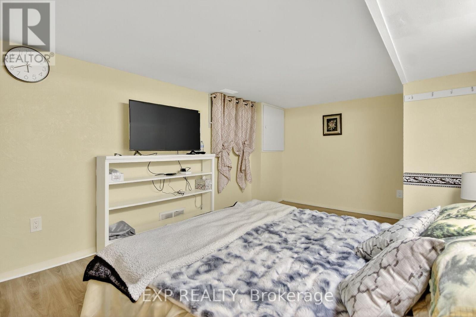 












41 HWY 5 W STREET

,
South Dundas,




Ontario
K0C1X0

