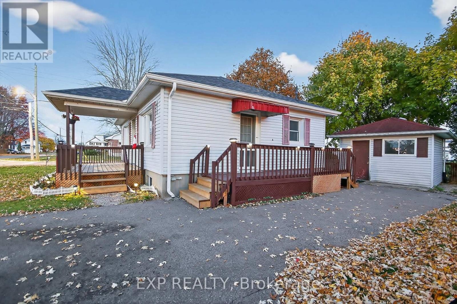 












41 HWY 5 W STREET

,
South Dundas,




Ontario
K0C1X0

