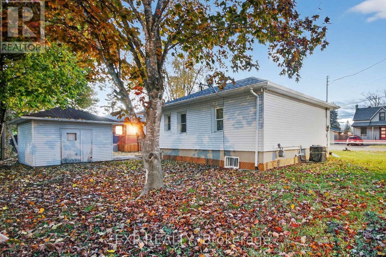 












41 HWY 5 W STREET

,
South Dundas,




Ontario
K0C1X0

