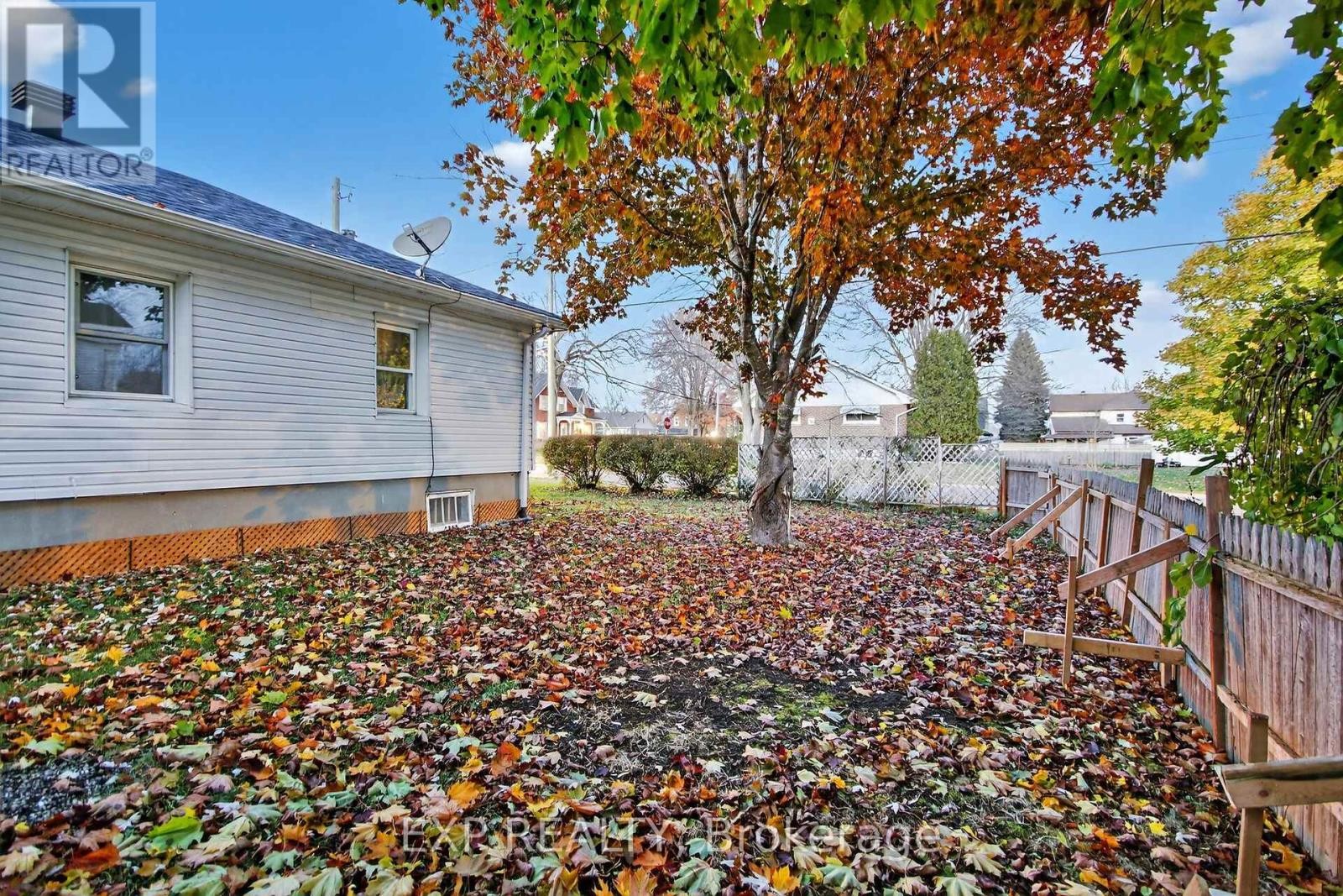 












41 HWY 5 W STREET

,
South Dundas,




Ontario
K0C1X0

