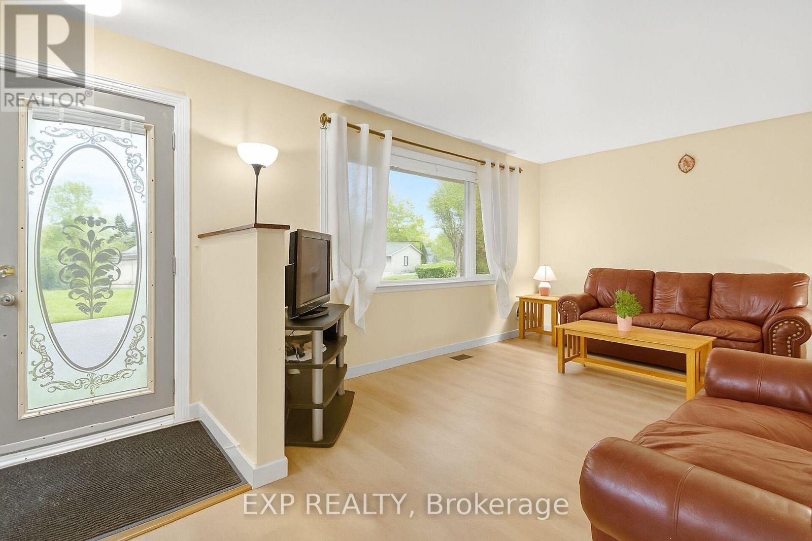 












41 HWY 5 W STREET

,
South Dundas,




Ontario
K0C1X0

