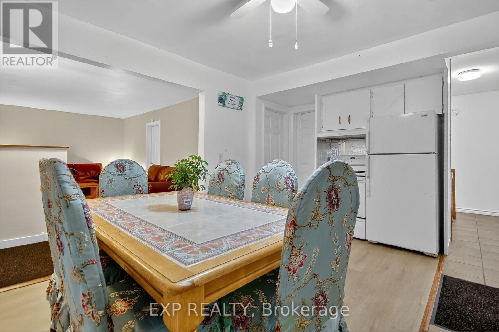 












41 HWY 5 W STREET

,
South Dundas,




Ontario
K0C1X0

