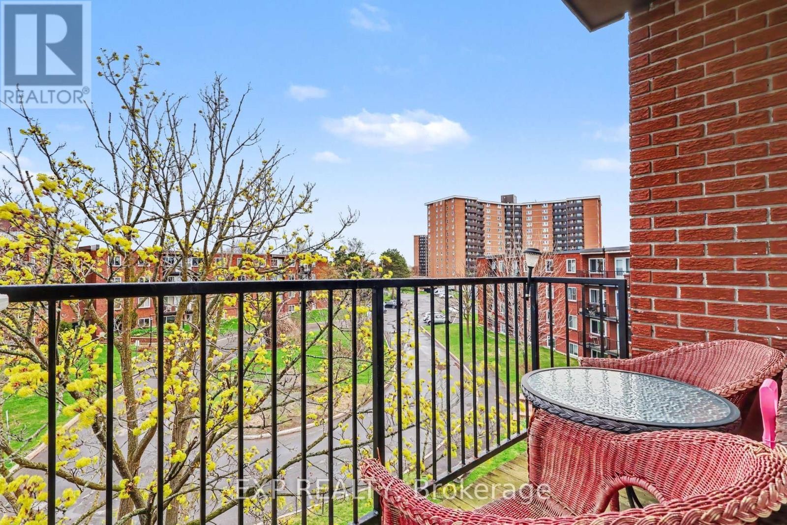 












405A - 2044 ARROWSMITH DRIVE

,
Ottawa,




Ontario
K1J7V8


