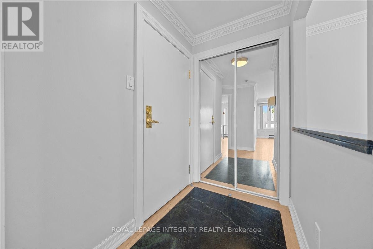 












PH5 - 939 NORTH RIVER ROAD

,
Ottawa,




Ontario
K1K3V2

