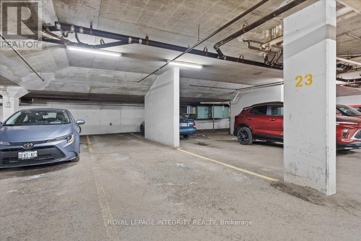 












PH5 - 939 NORTH RIVER ROAD

,
Ottawa,




Ontario
K1K3V2

