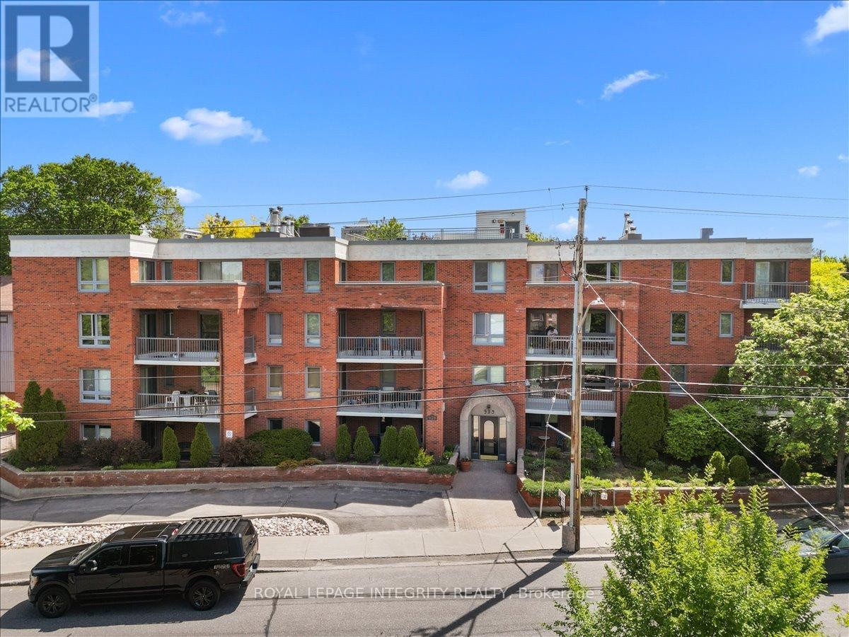 












PH5 - 939 NORTH RIVER ROAD

,
Ottawa,




Ontario
K1K3V2

