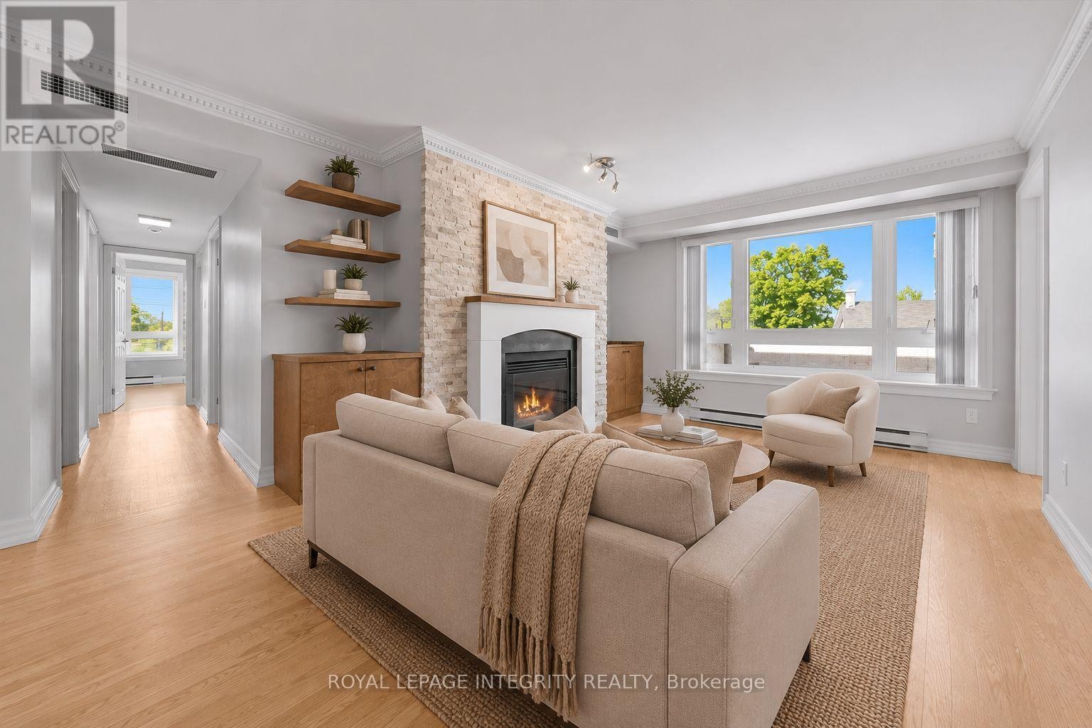 












PH5 - 939 NORTH RIVER ROAD

,
Ottawa,




Ontario
K1K3V2

