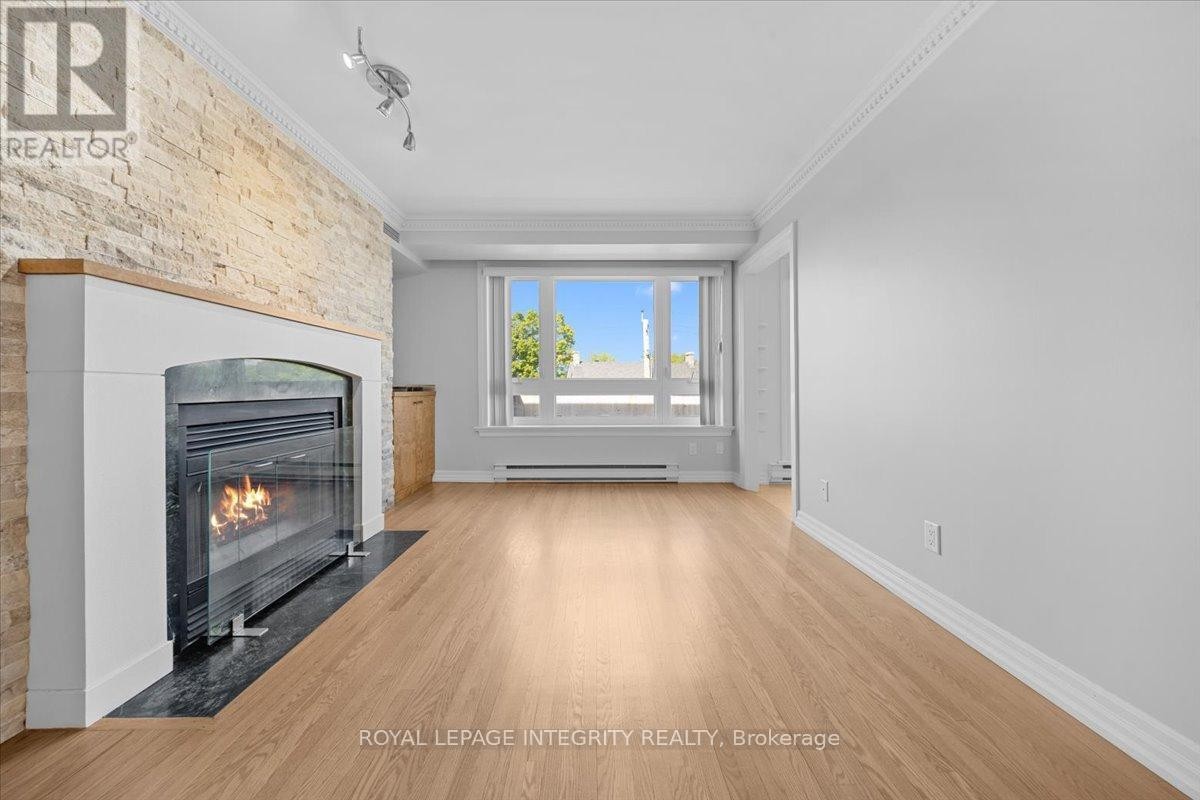 












PH5 - 939 NORTH RIVER ROAD

,
Ottawa,




Ontario
K1K3V2

