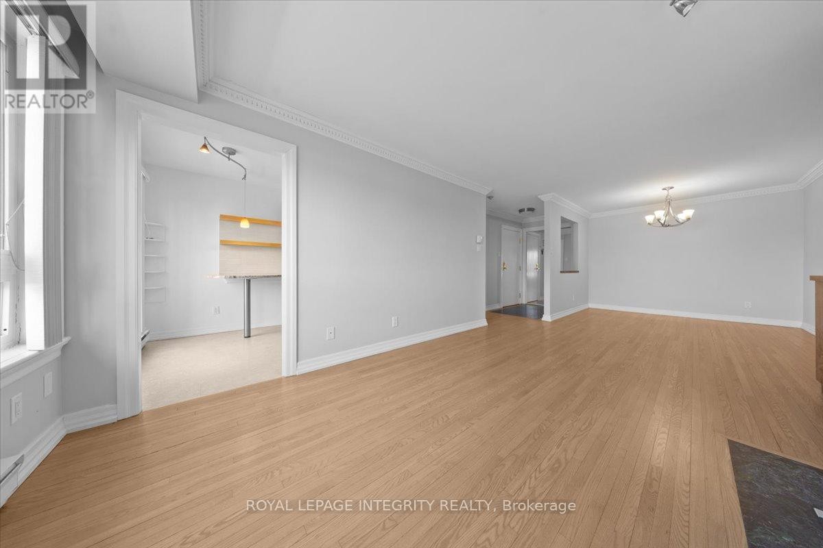 












PH5 - 939 NORTH RIVER ROAD

,
Ottawa,




Ontario
K1K3V2

