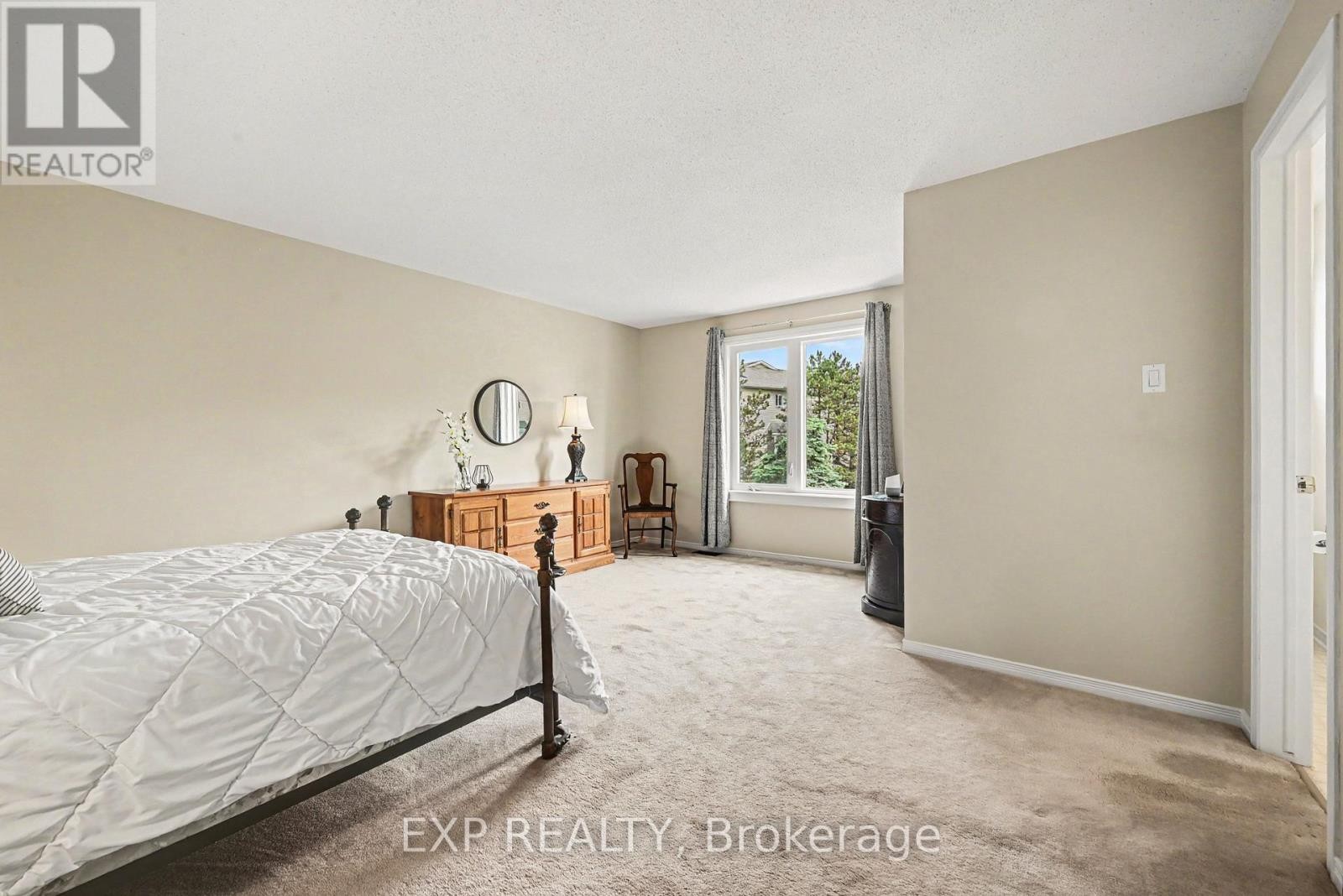 












1859 SUMMERFIELDS CRESCENT

,
Ottawa,




Ontario
K1C7B7

