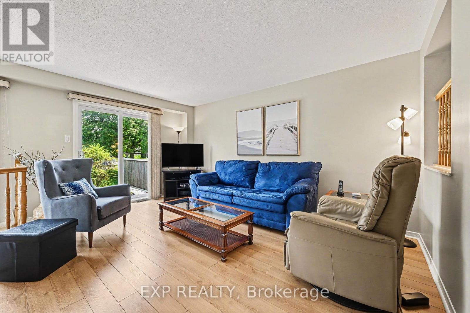 












1859 SUMMERFIELDS CRESCENT

,
Ottawa,




Ontario
K1C7B7

